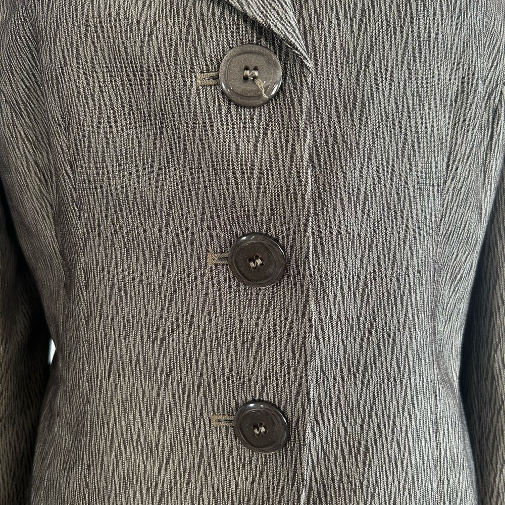 Gray Textured Blazer and Skirt Set - Picture 7 of 7